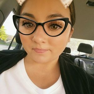 Meet your Posher, Erica